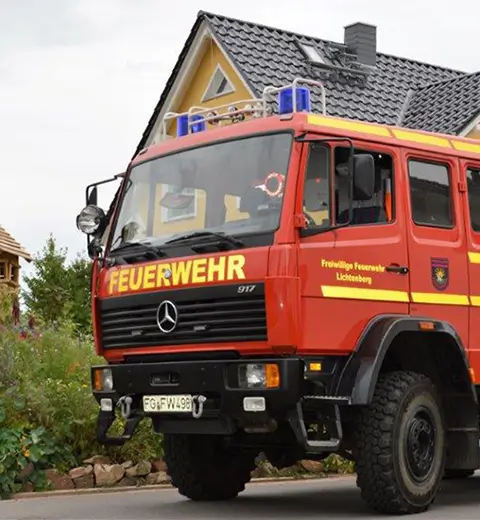 Löschfahrzeuge und Pumpen Löschfahrzeuge und Pumpen